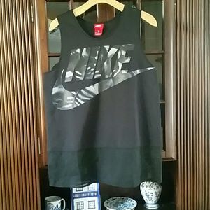 Nike Women's Tank Size L NWOT